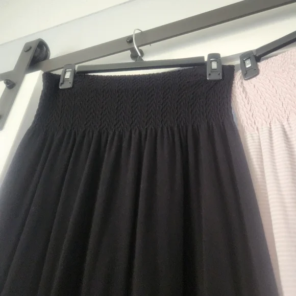 Black and Pink Maxi Skirt Set. - Picture 3 of 4